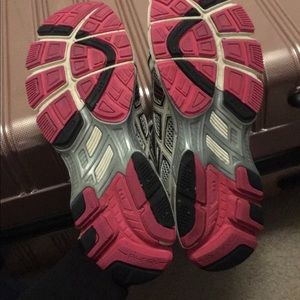 Running shoes
